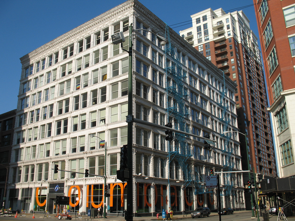 20070613 Ludington Building by User:TonyTheTiger - own picture. Licensed under CC BY-SA 3.0 via Wikimedia Commons - https://commons.wikimedia.org/wiki/File:20070613_Ludington_Building.JPG#/media/File:20070613_Ludington_Building.JPG